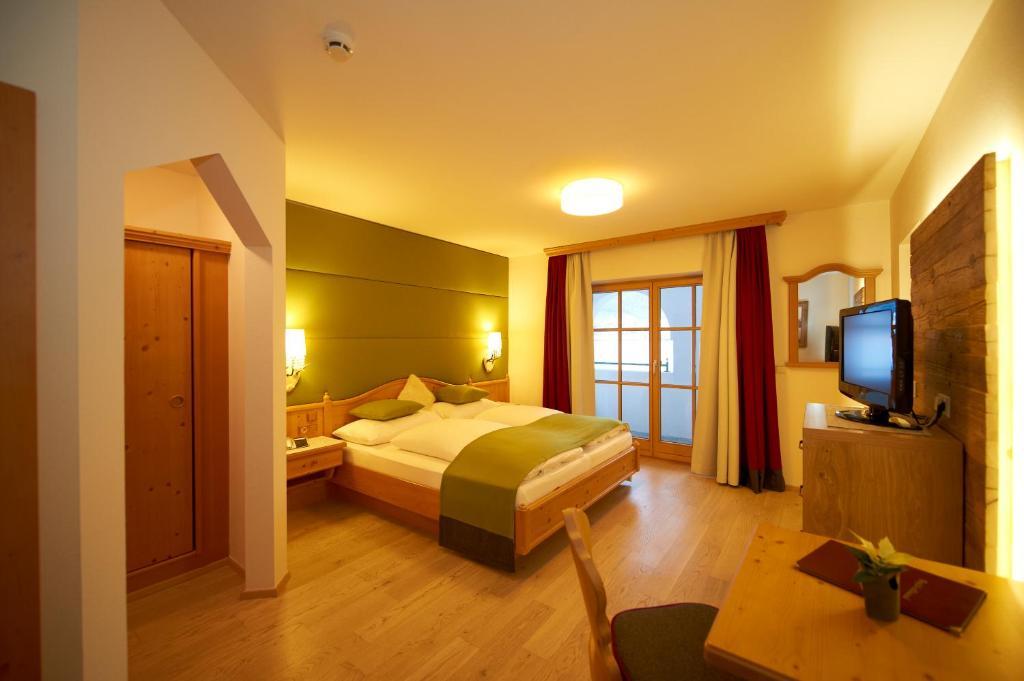 Standard Double Room,20913927:JPEG