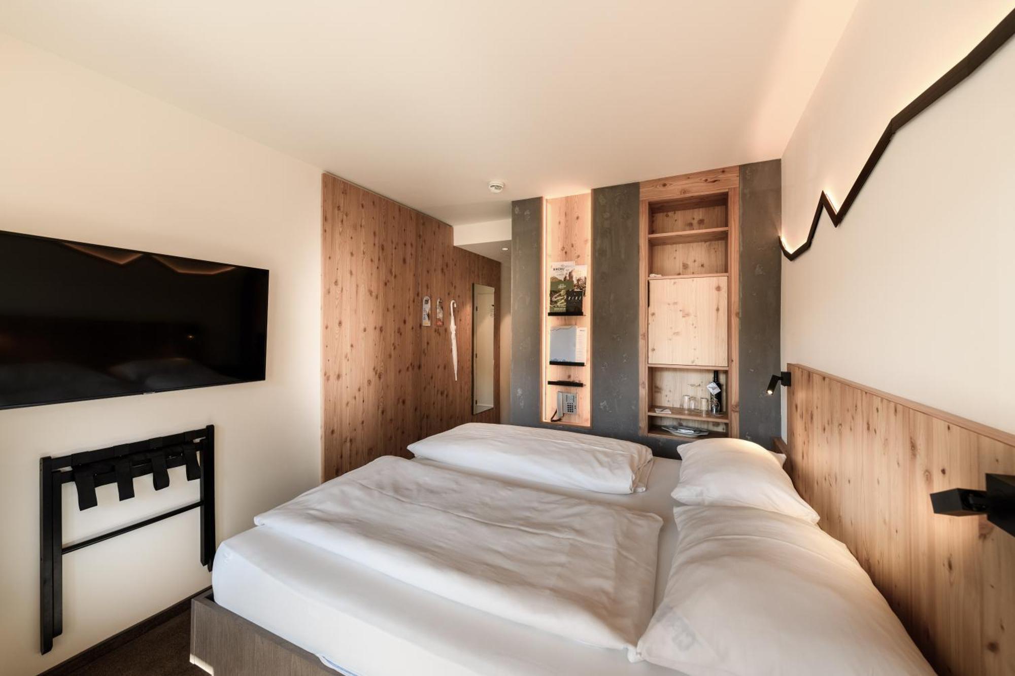 Small Double Room,1673928224:JPEG